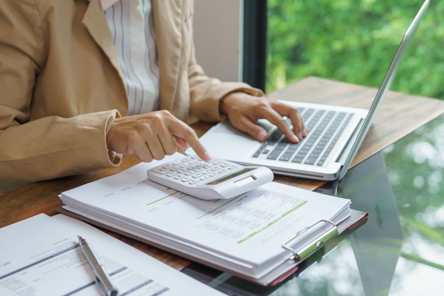 Calculating cost economic budget saving